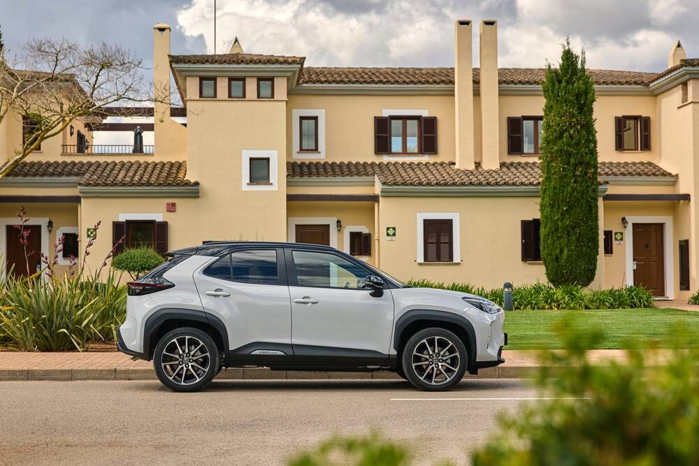 Новая Toyota Yaris Cross возглавляет рейтинги продаж в Европе на протяжении длительного времени. Считается успешным продолжением «стандартной» Toyota Yaris.