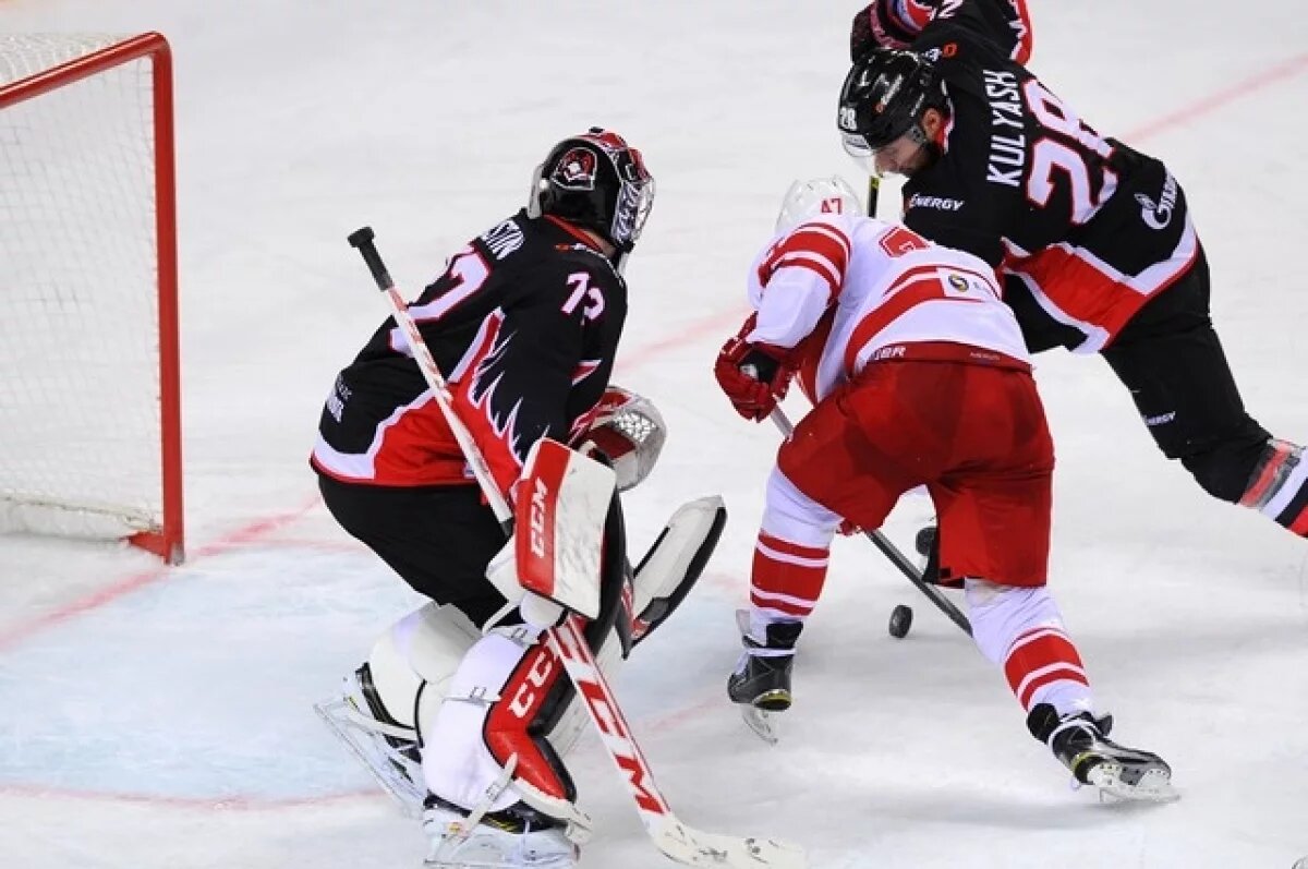    Омский «Авангард» готовится подписать защитника Чайку из НХЛ