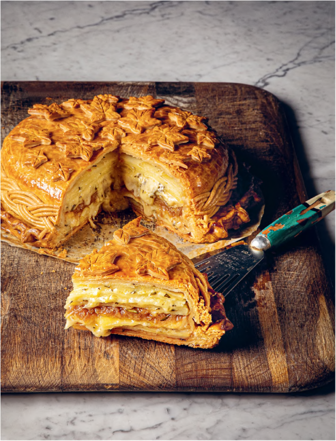 Пирог с картофелем и карамелизированным луком