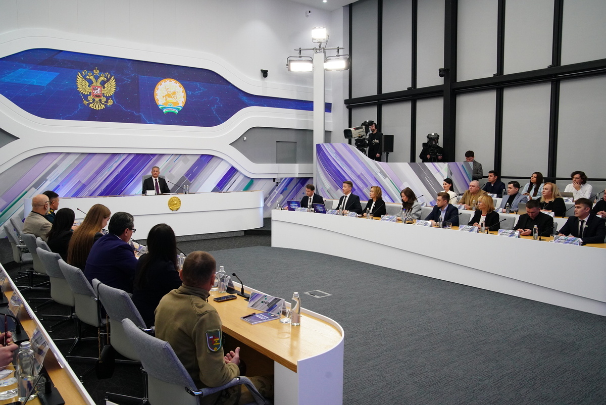    Прямая линия с Главой Башкирии Радием Хабировым продлилась больше 4 часов