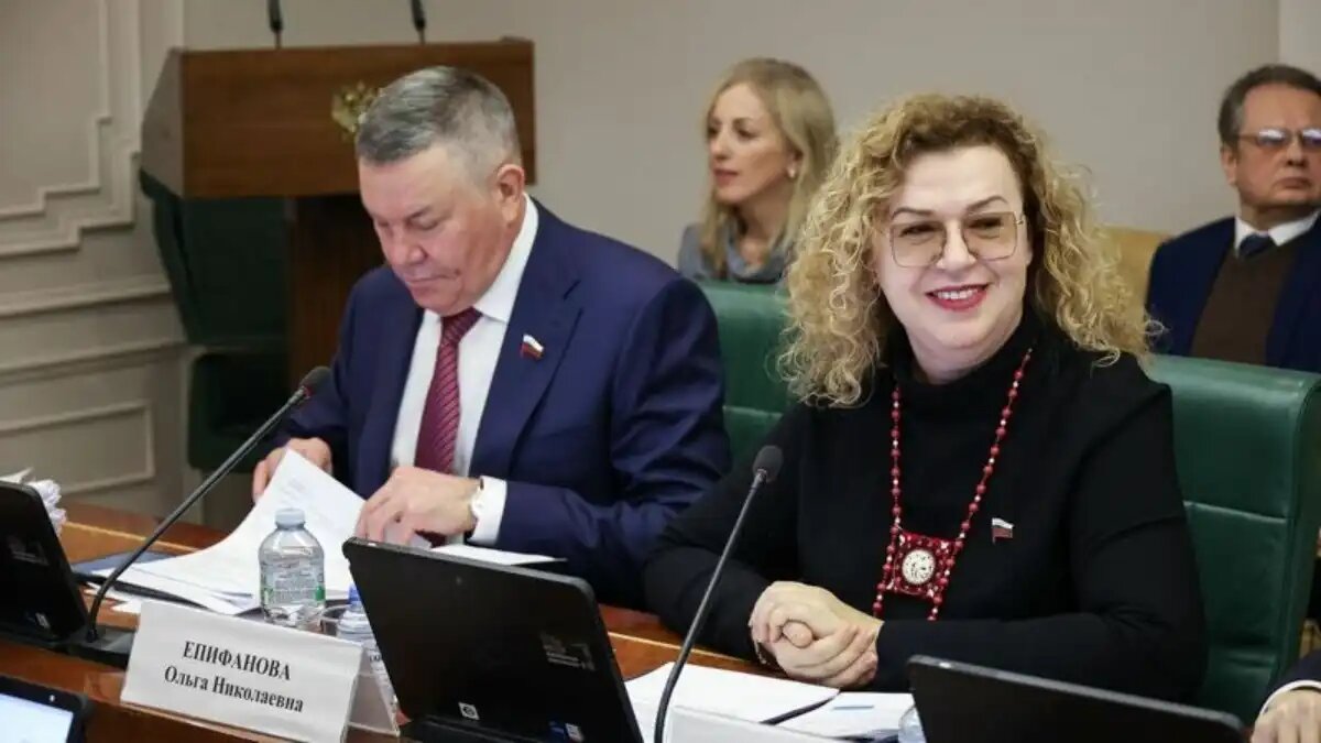 ариат сенатора
Ольга Епифанова выразила мнение по поводу передачи западным аграриям наших залежных земель