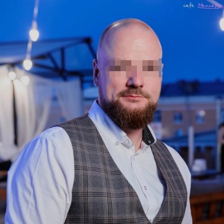 Евгений оставил службы и по вечерам пел в ресторанах. Фото: соцсети