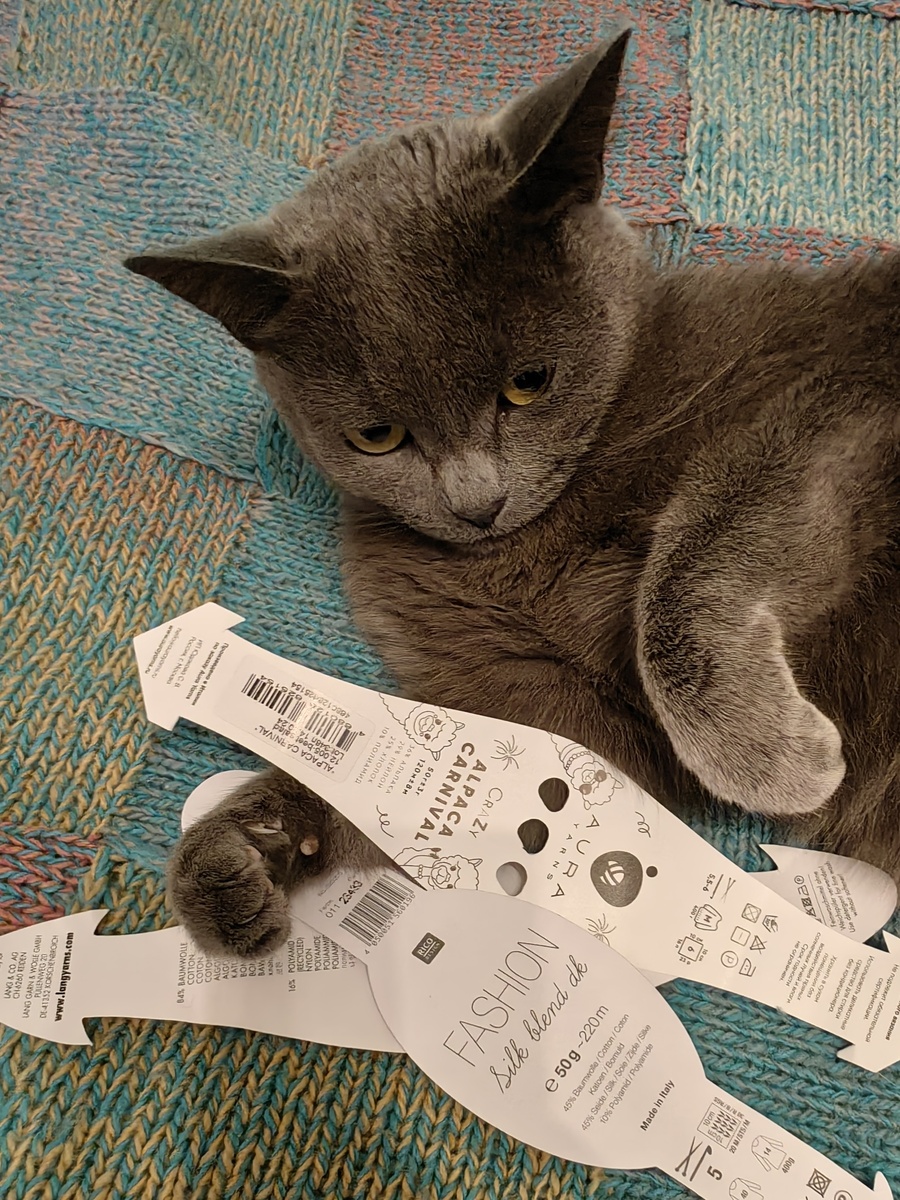 Тетка Маланья утверждает, что этикетки годные: шуршат привлекательно.