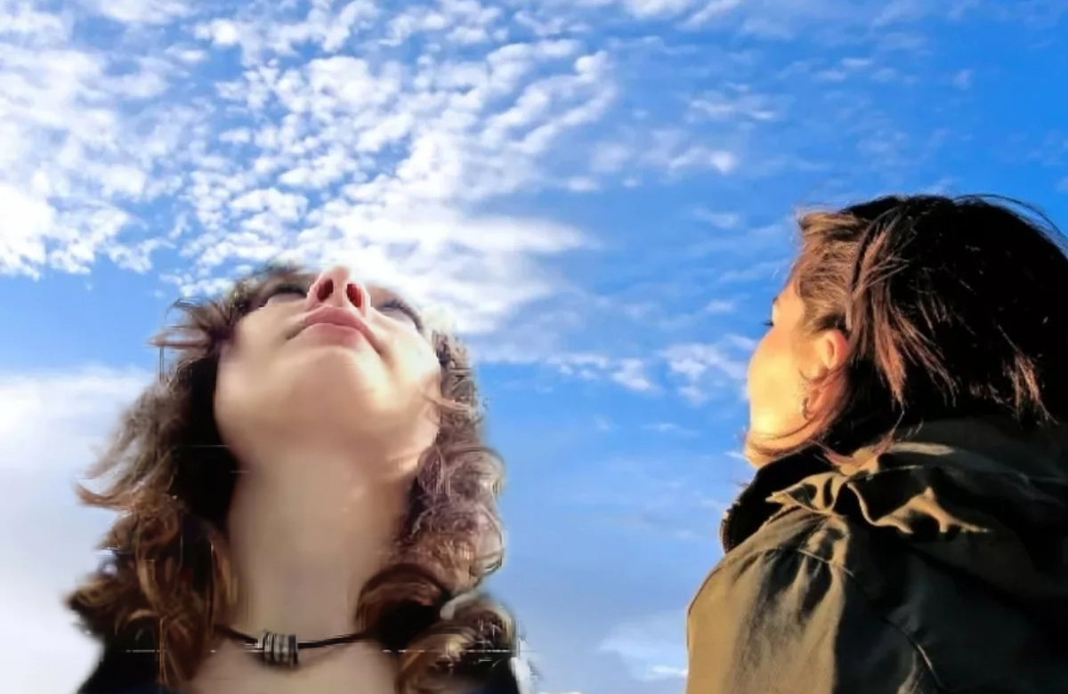 Фото из интернета. Все ждут чуда. Мир - это самое большое счастье и чудо.