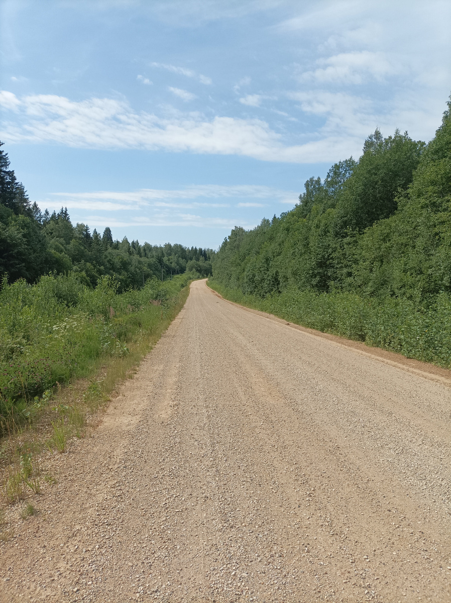 Первый участок ровной гравийной дороги на моём маршруте