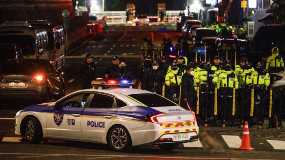    Президент Южной Кореи пообещал отменить военное положение в стране Андрей Галкин