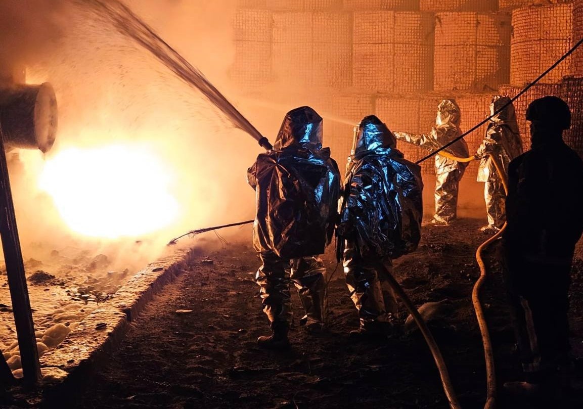 Российскими войсками был нанесён удар тремя беспилотниками по подстанции «Радивилов» 330 кВ в Ровенской области, одном из ключевых объектов энергосистемы Украины, источник – Телеграм-канал Донбасский Партизан