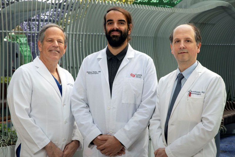 Научная группа: Adam Mamelak, MD (слева), Jonathan Daume, PhD (в центре) и Ueli Rutishauser, PhD (справа).