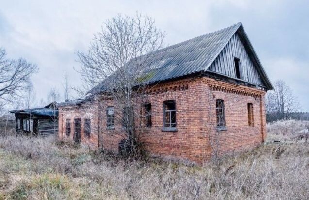 Этот дом простояо 120 лет, и вего стенах не завелась никакая "точка росы"