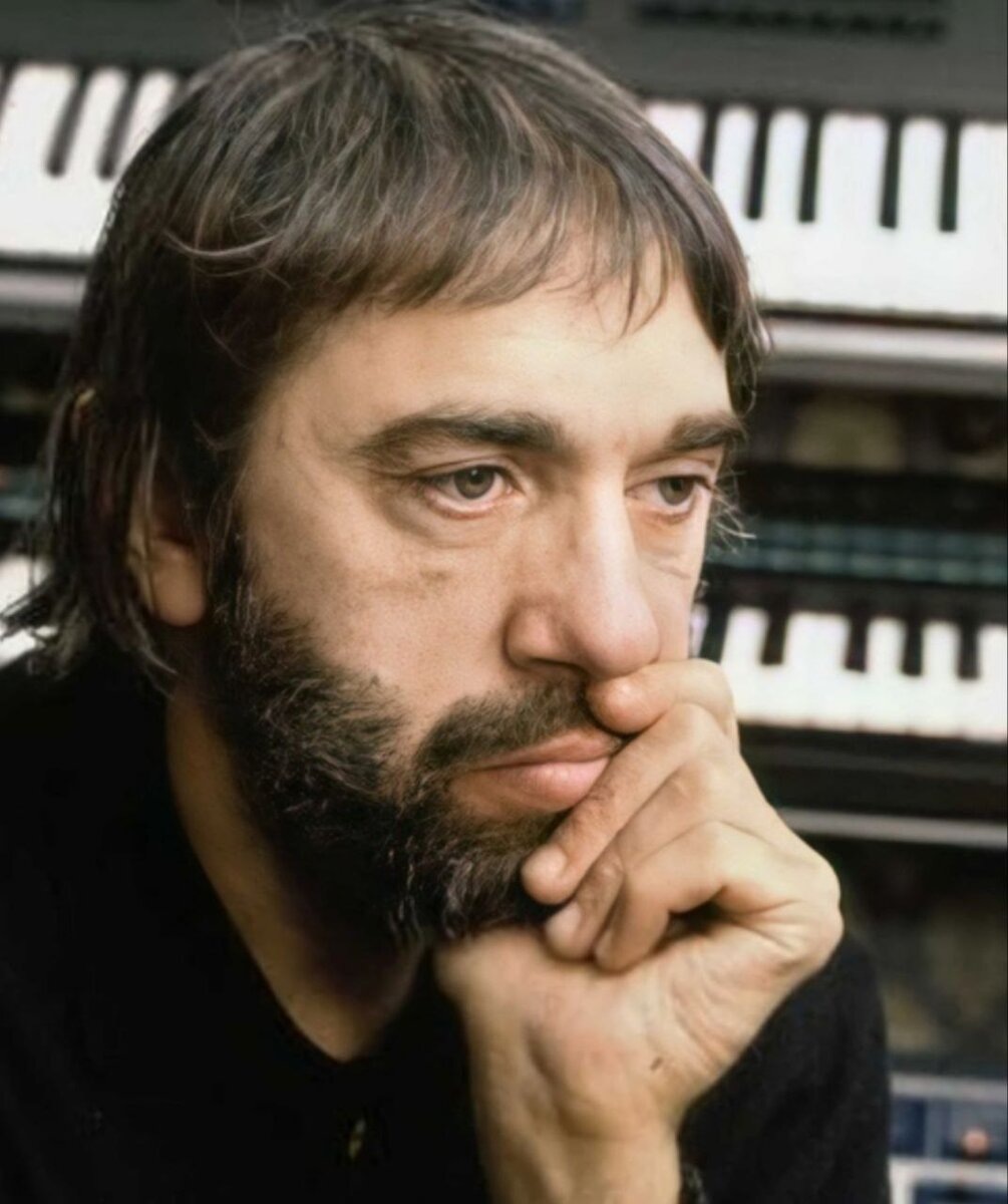 Эдуард Артемьев