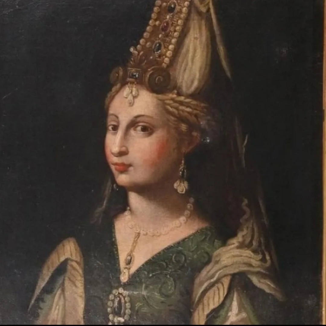 Две блондинки султанши, из интернета.