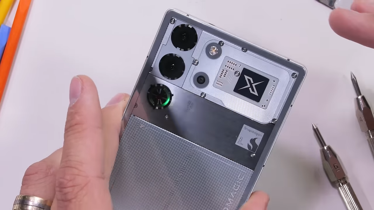    Nubia Red Magic 10 Pro успешно «сдал» тест на прочность [ВИДЕО]