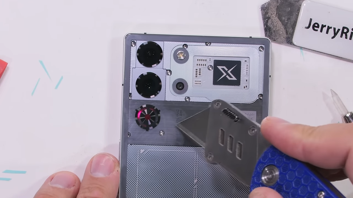    Nubia Red Magic 10 Pro успешно «сдал» тест на прочность [ВИДЕО]