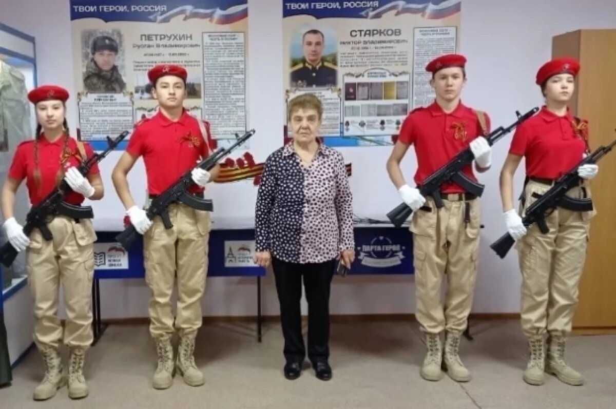    В Асекеевском районе мать героя СВО создала Зал воинской славы