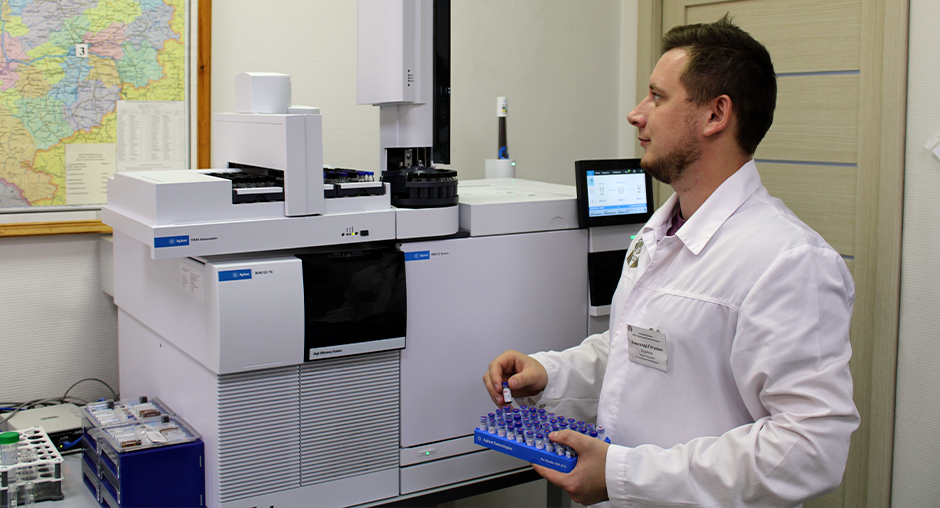   Лабораторные иследовнаия. Фото: Алтайский филиал «Центра оценки качества и безопасности продукции АПК». Анна Камалова