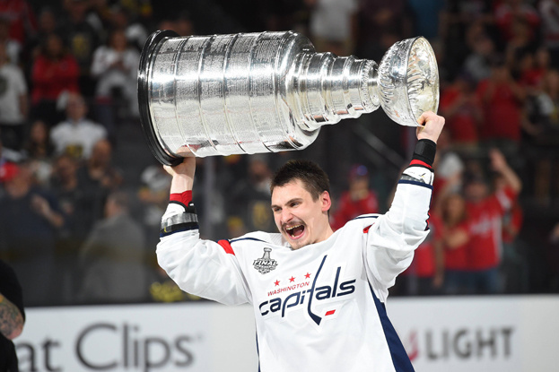    Дмитрий Орлов с Кубком Стэнли в 2018 году. Global Look Press