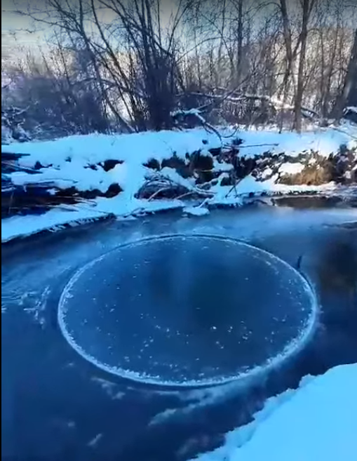   На реке в Башкирии нашли мистический водяной круг