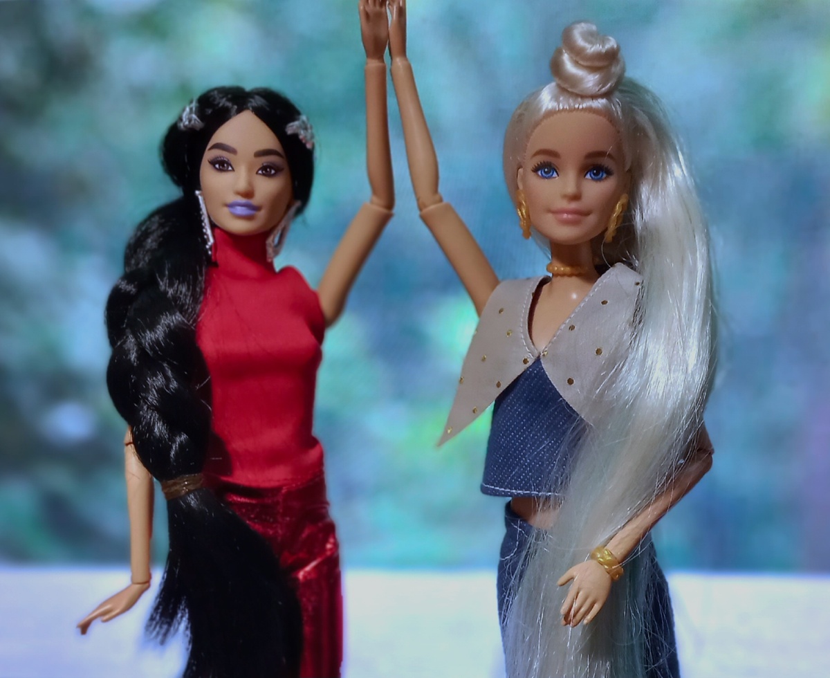 Рин Хасегава и Эми Блю Рейд