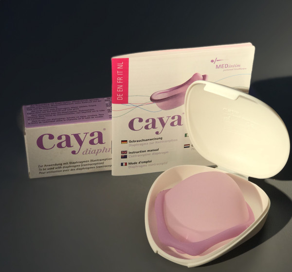 Мне привезли в подарок с Европейского конгресса по контрацепции набор в белоснежной сумочке из органзы