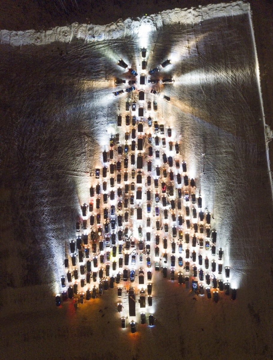 Фото: Паблик ВКонтакте "Автоёлка Нижний Тагил"