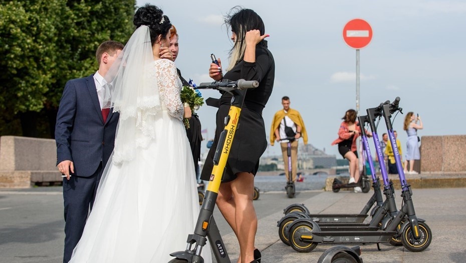    Аренда самокатов в центре Петербурга. Автор фото: Ермохин Сергей
