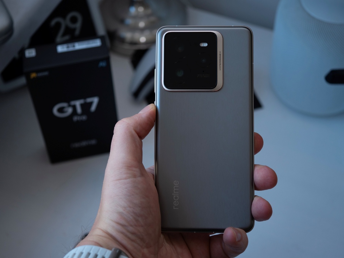 Дизайн смартфона Realme GT 7 Pro