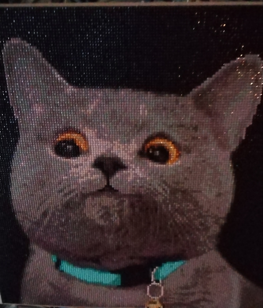 Это  алмазная картина. Племянница сама сделала. .                                                                                                                                        