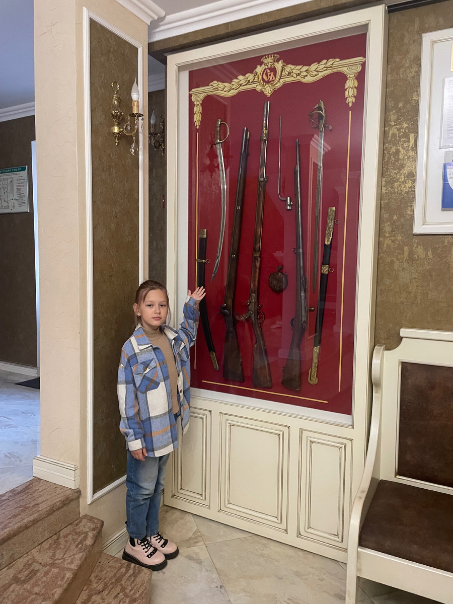 Даже в отелях в Туле повсеместно на стенах на то ящик музейные экспонаты 🥰