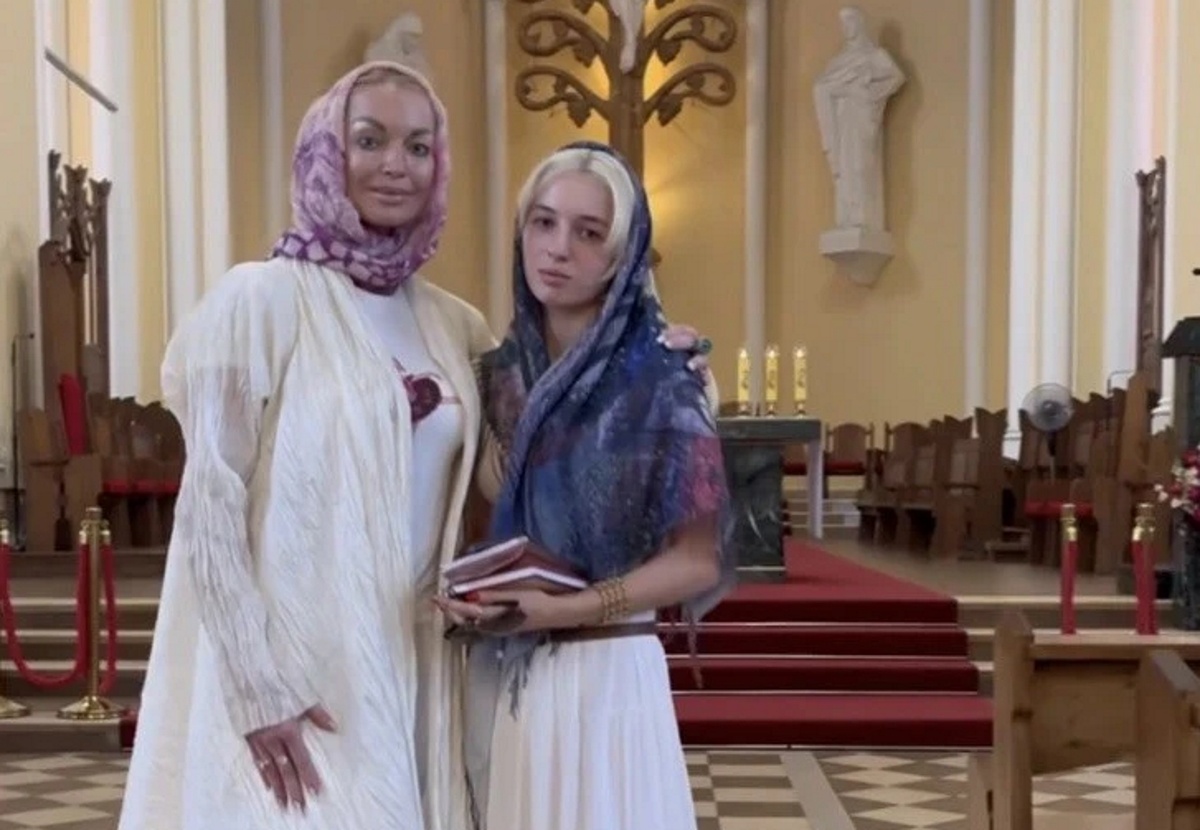 Анастасия Волочкова с дочкой Ариадной. Фото: соцсети