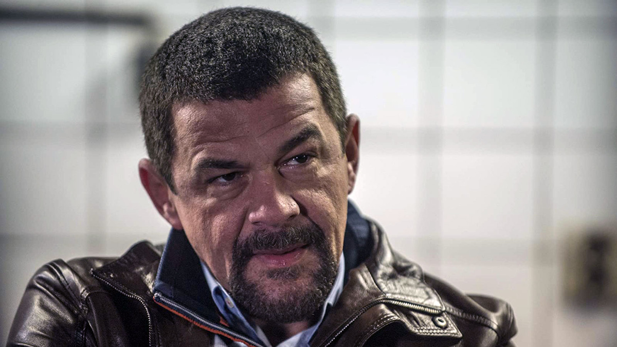 Кадры из фильма «Южный ветер» Голуб