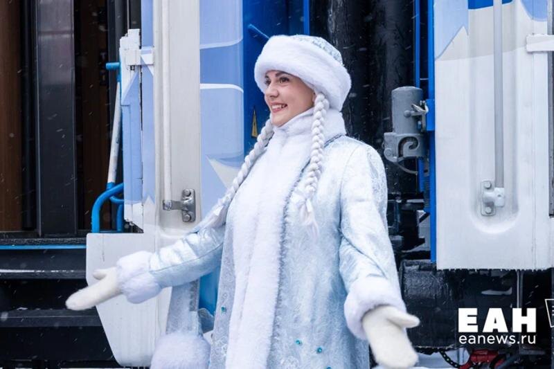    ЕАН / В Магнитогорске разразился скандал из-за запрета пускать в школы и детсады платных аниматоров и фотографов