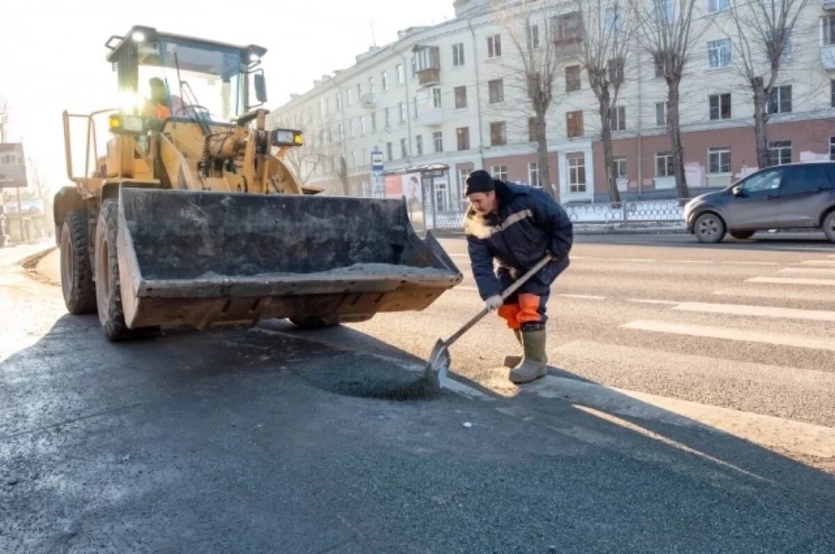    В мэрии Екатеринбурга раскрыли, как можно одолеть гололед