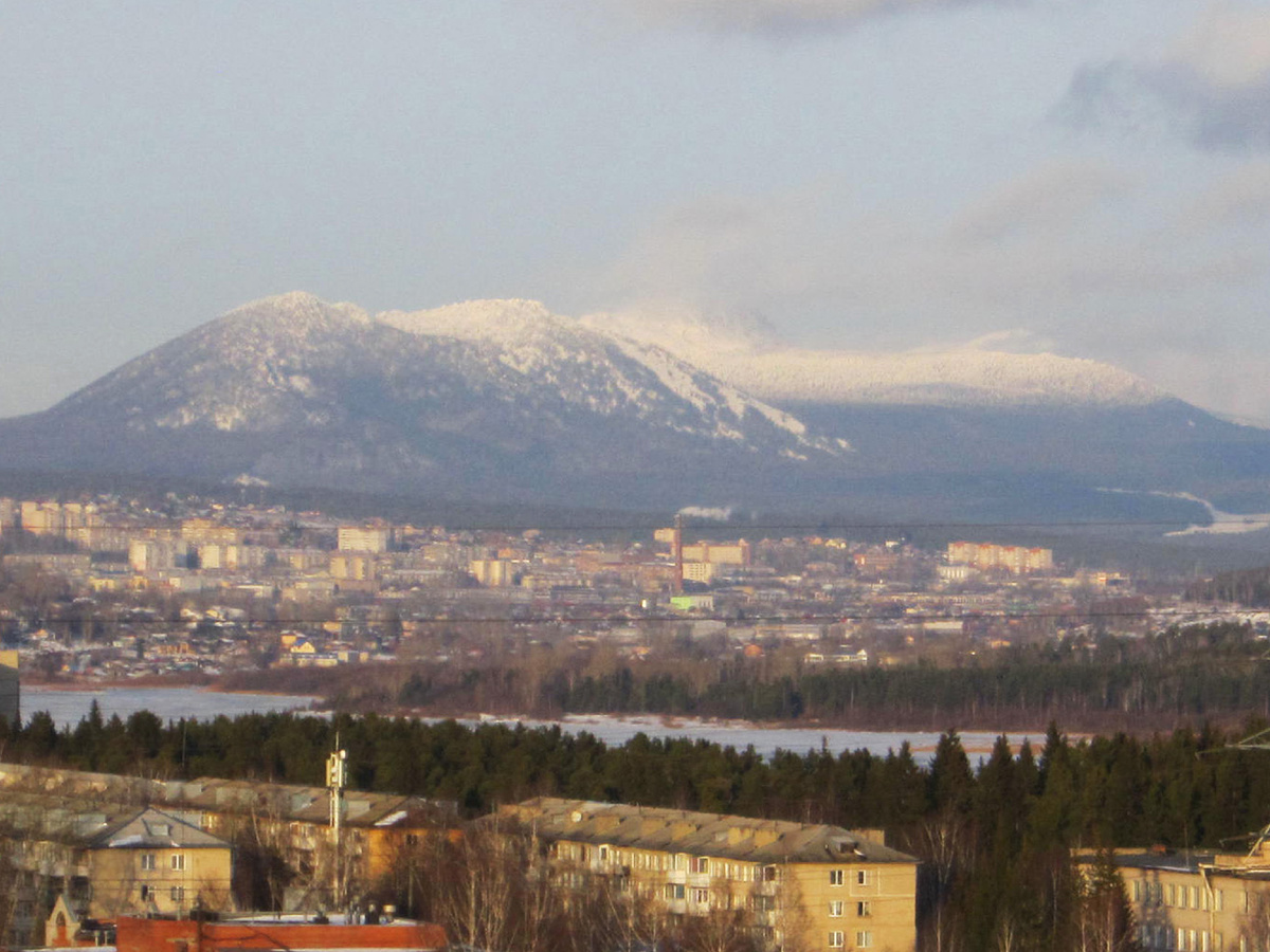 В центре города большой пруд