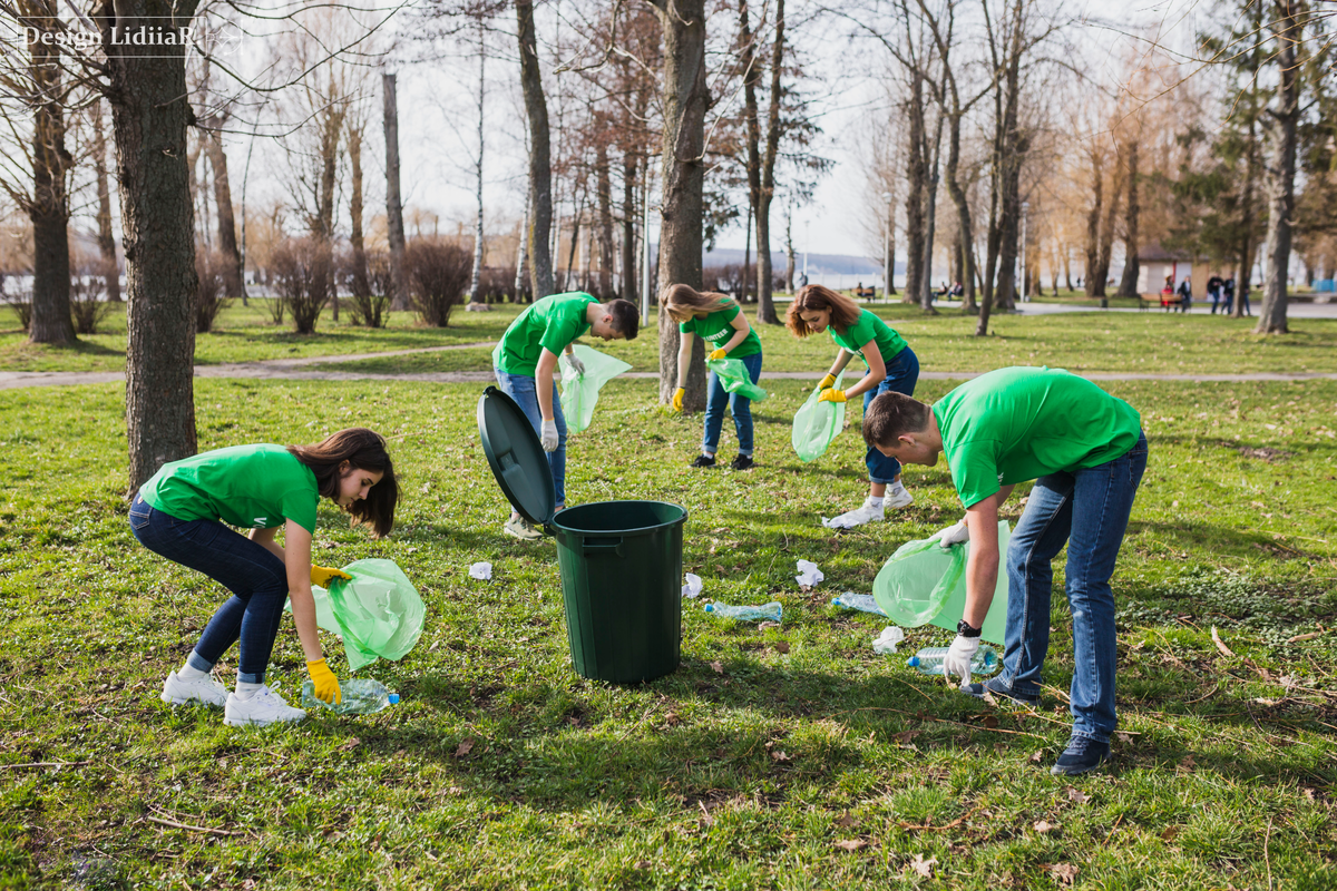 https://www.freepik.com/free-photo/group-volunteers-collecting-garbage_2169917.htm#fromView=search&page=3&position=20&uuid=12ed2c5a-64d4-4efd-8b89-ab0fbb62f414