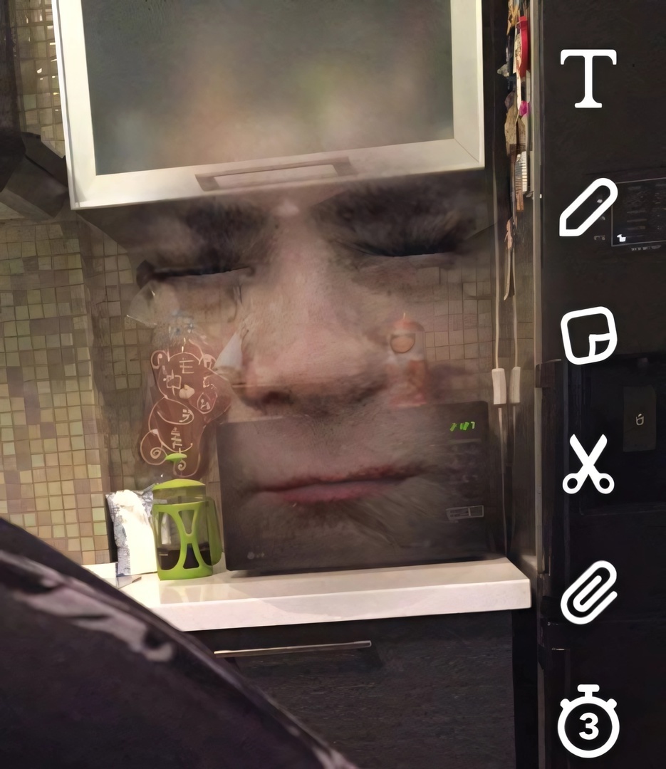 Лицо призрака ближе (оригинальное фото)