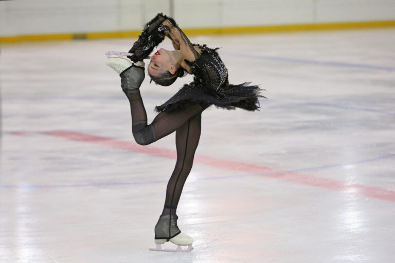    В Оренбурге проходят Всероссийские соревнования по фигурному катанию памяти Татьяны Балдиной Антон Пичурин