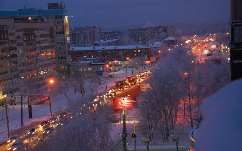    Палатка на крыше дома, запрет бомбочек и закрытие наливаек: что обсуждают ижевчане в соцсетях 4 декабря