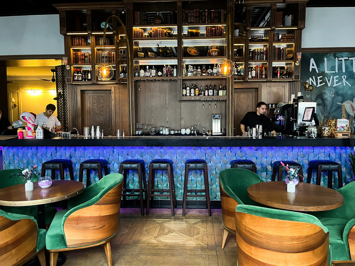 Барная стойка →