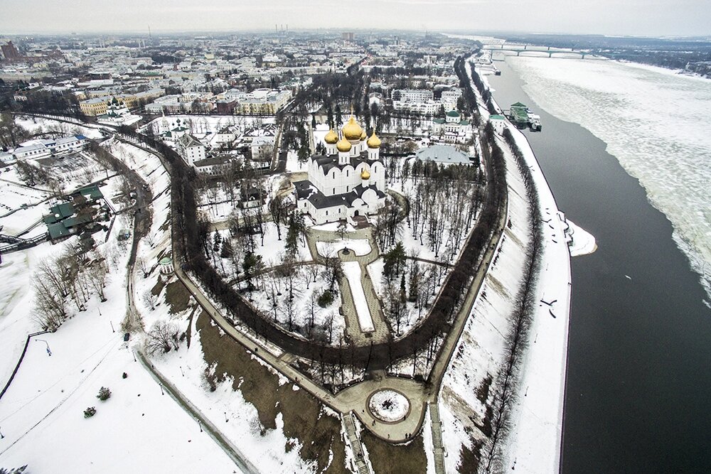 Свято-Успенский кафедральный собор на берегу Волги. Фото: РИА Новости/ Евгений Биятов