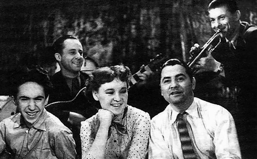 Самое первое выступление после выхода фильма "Карнавальная ночь" Сад Эрмитаж, Москва