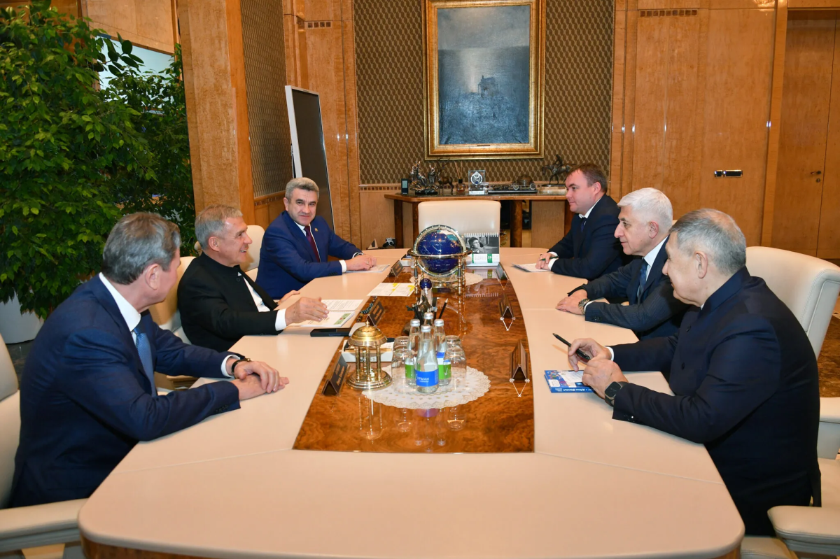     Совещание. Источник: tatarstan.ru Автор фото: Пресс-служба Раиса РТ