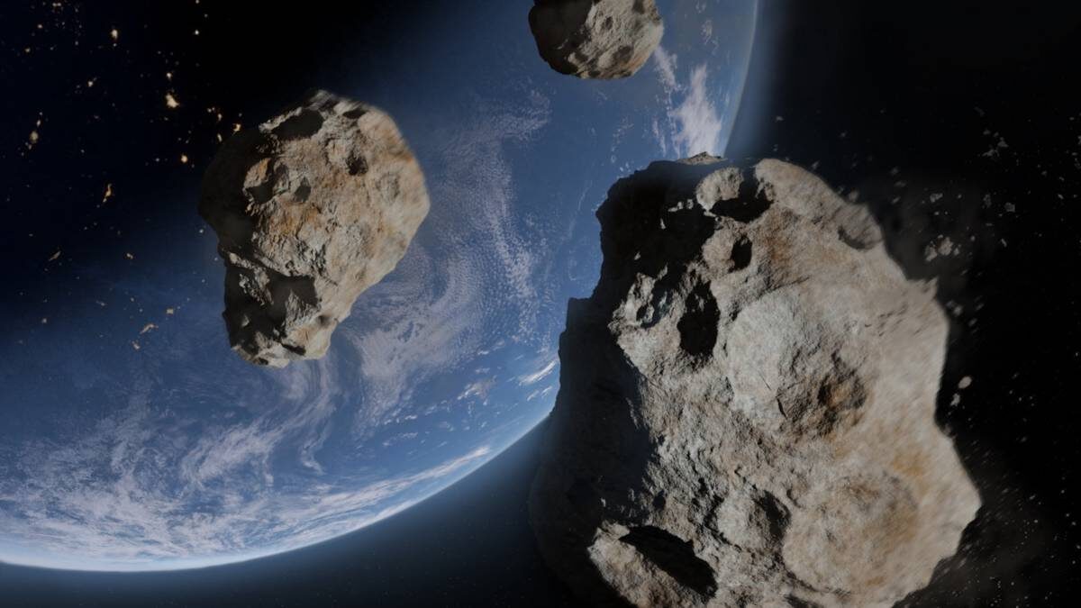    У ученых есть такое понятие — потенциально опасные астероиды. Это небесные тела диаметром более 140 метров, которые приближаются к Земле на расстояние менее 7,5 миллиона километров / Фото: Shutterstock