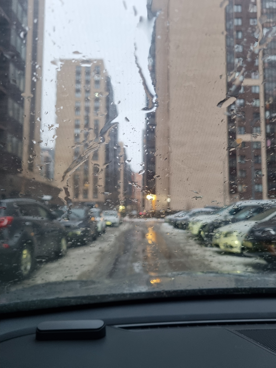 Отъезжаю от аптеки