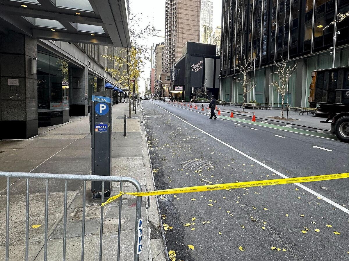    Место убийства главы страховой компании UnitedHealthcare Брайана Томпсона в Нью-Йорке© AP Photo / Joe Frederick