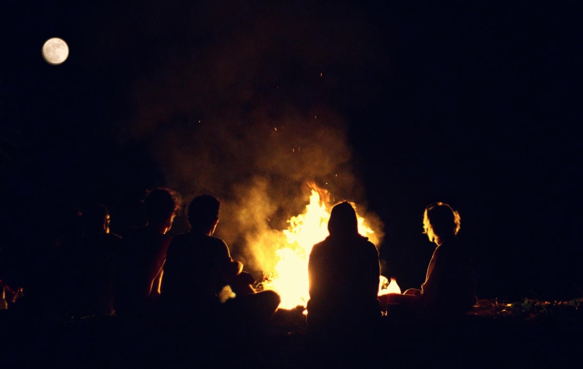 Вечер у костра