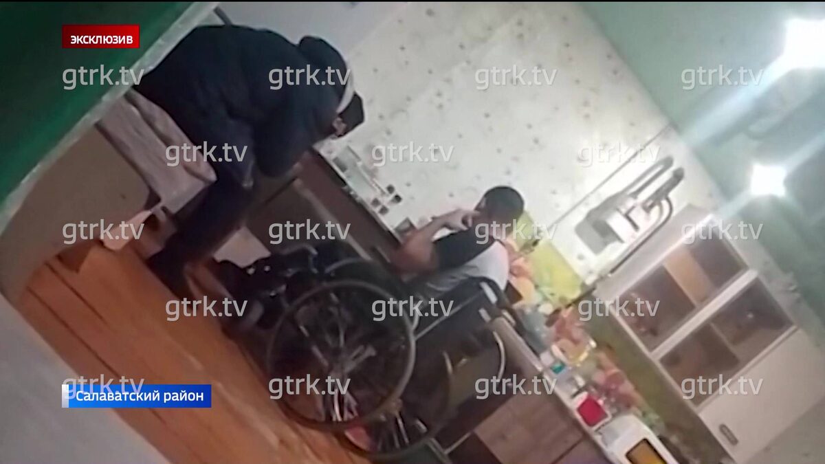   В Башкирии зверски убитый своим гостем инвалид-колясочник попал на видео за пару часов до смерти