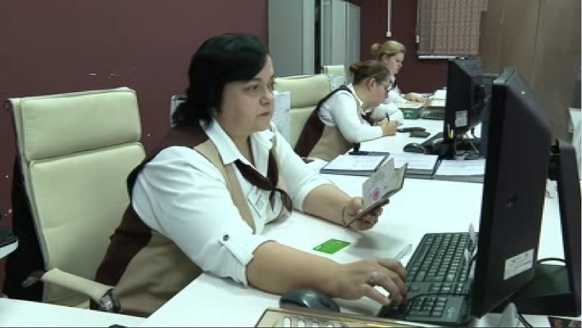    25 специалистов из приграничья помогают гражданам в многофункциональных центрах Курска