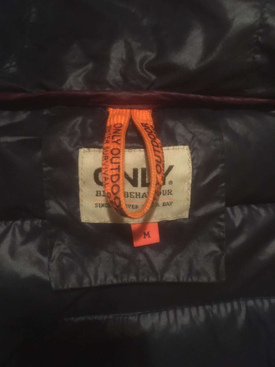 Этот пуховик идеален для сдачи в гардероб)