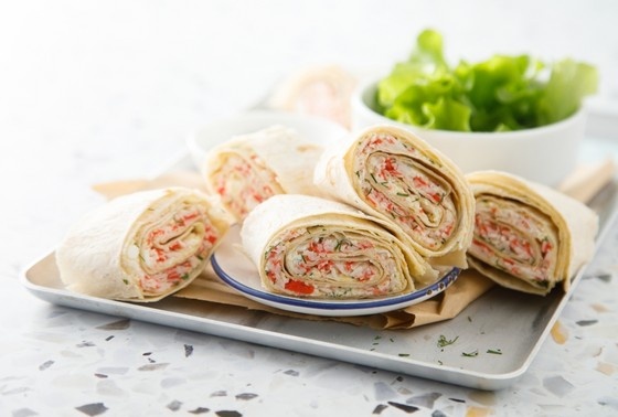    Закуски из лаваша для будней и праздников: крабовый салат для пикника