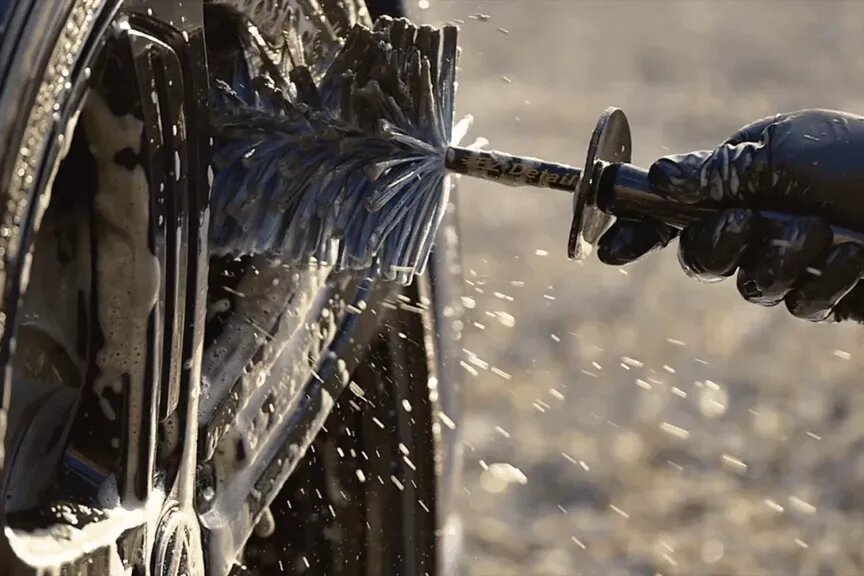     Как правильно мыть колеса автомобиля: подробная инструкция